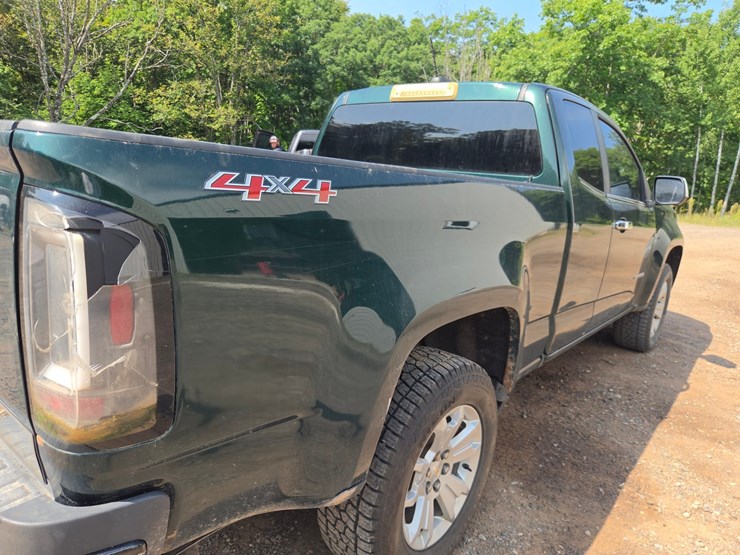 2015-chevrolet-colorado-image-14