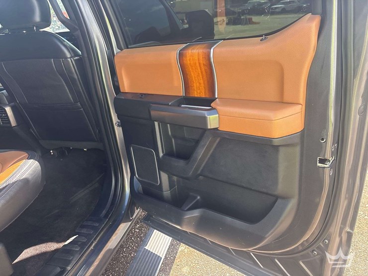 2016-ford-f150-image-25