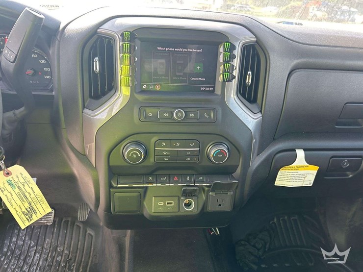 2022-chevrolet-silverado-1500-image-13