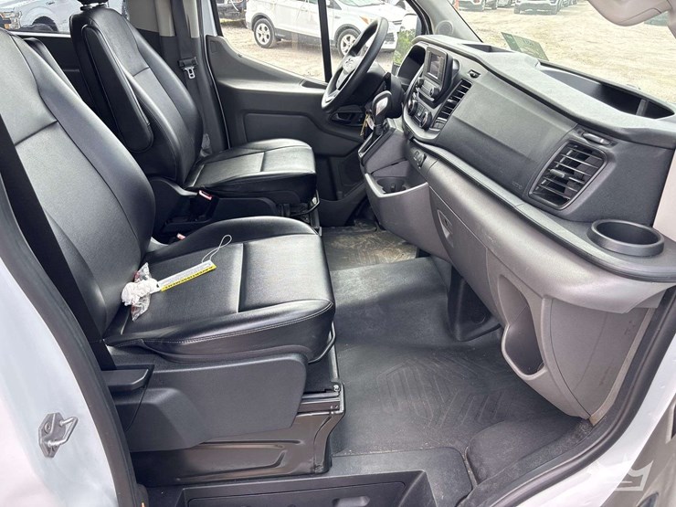2020-ford-transit-image-23
