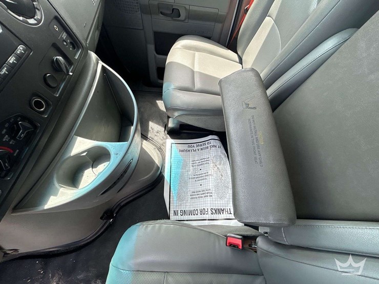2019-ford-e350-image-19