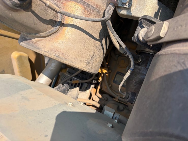2016-deere-410l-image-84
