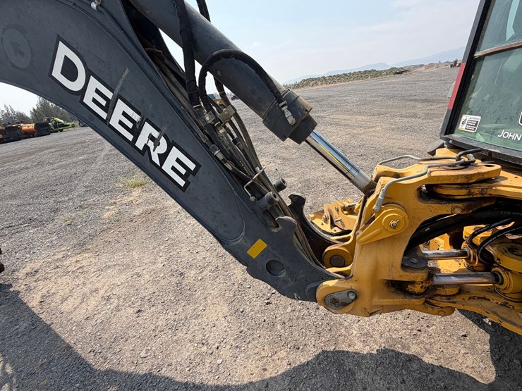 2016-deere-410l-image-36