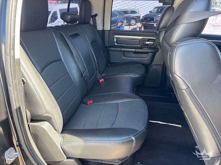 2013-dodge-1500-image-23