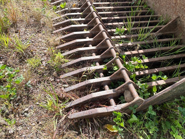 #1613-•-skid-steer-rock-bucket-image-7