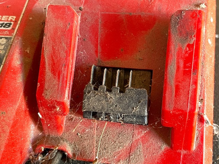 #5512-•-(3)-milwaukee-18v-batteries-and-charger-image-25