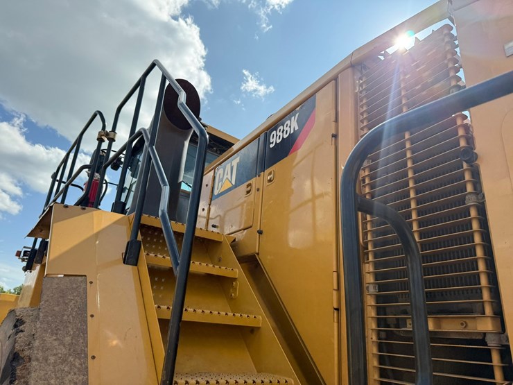 2017-caterpillar-988k-image-67