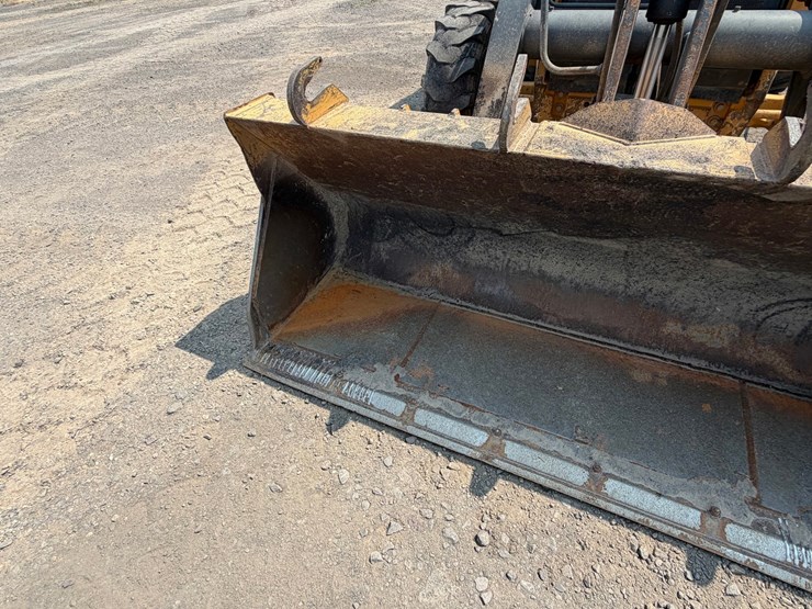 2016-deere-410l-image-16