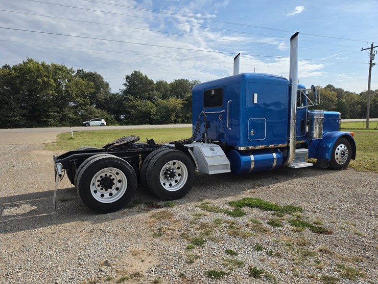 2006-peterbilt-379-image-14