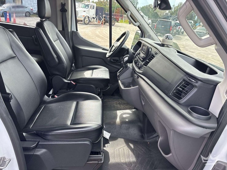 2020-ford-transit-image-25