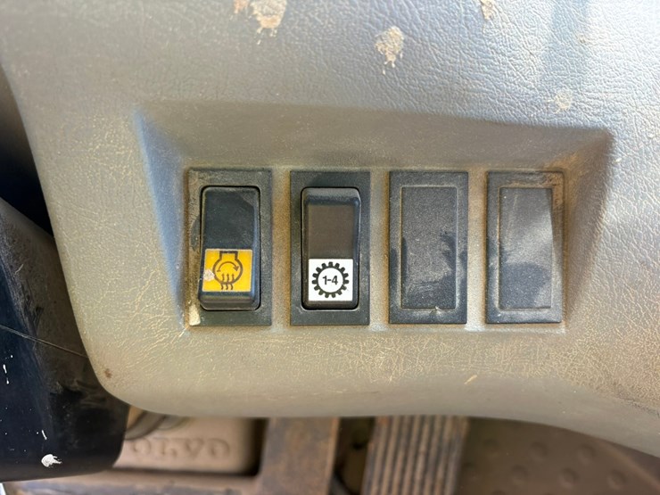 2004-volvo-l220e-image-54