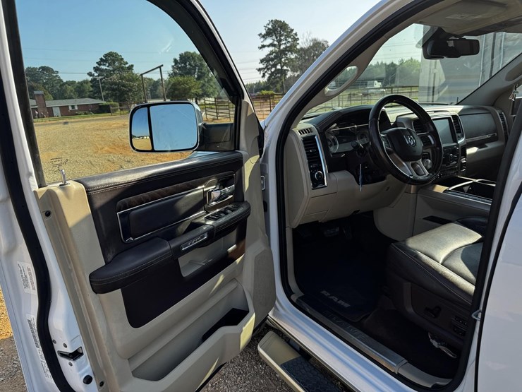 2014-dodge-1500-image-11
