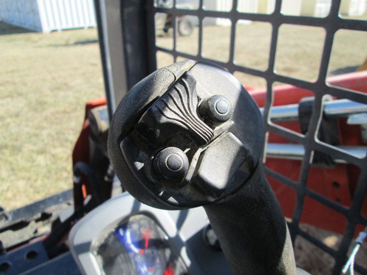 kubota-svl65-image-22