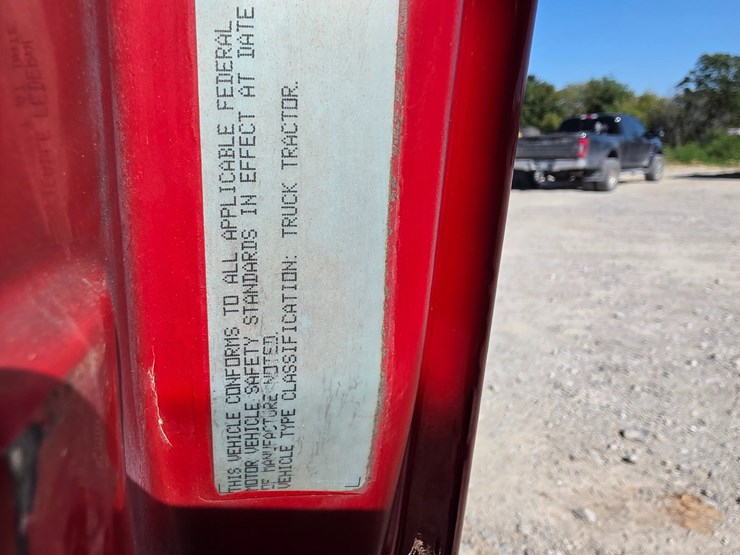 1997-freightliner-fl70-image-49