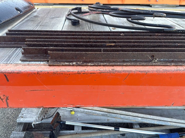 #4091-•-1-1/4"-angle-steel-(04)-image-2