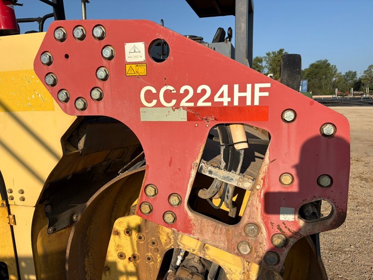 2009-dynapac-cc224hf-image-10
