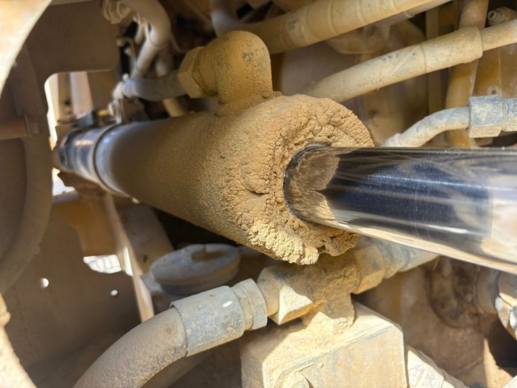 2014-caterpillar-972k-image-39
