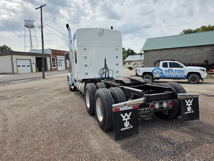 2007-kenworth-w900-image-12