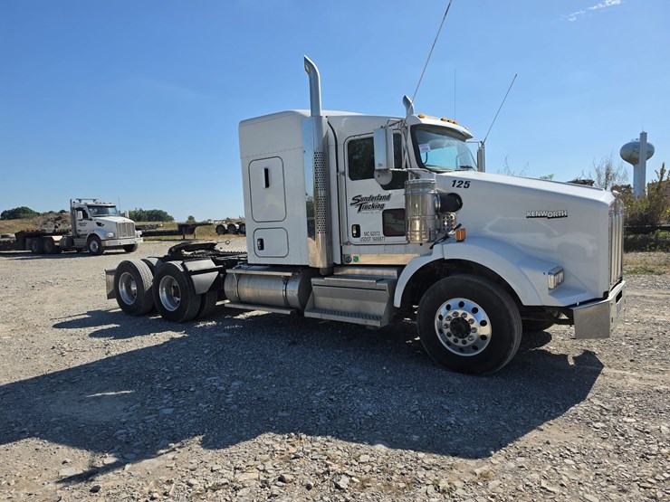 2018-kenworth-t800-image-31