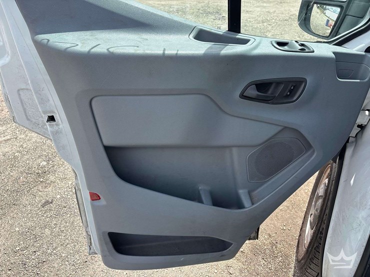 2016-ford-transit-image-11