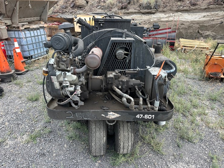 #2523-•-hot-mix-seal-coat-scm300r-hot-tar-wagon-image-7