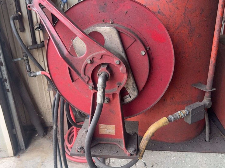 alkota-5301-pressure-washer-with-hose,-reel,-and-burner,-3-phase-hookup,-wand-with-nozzles,-does-run-image-8