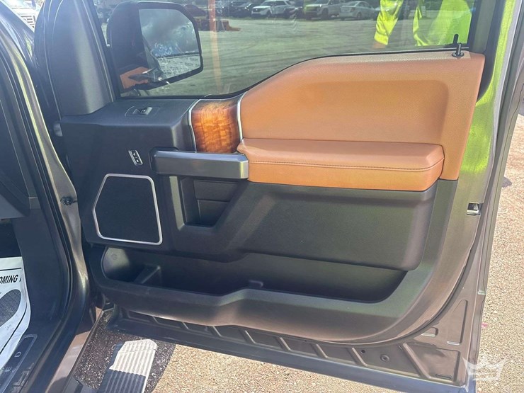2016-ford-f150-image-21