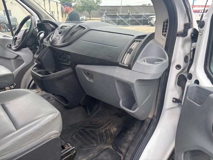 2018-ford-transit-image-39