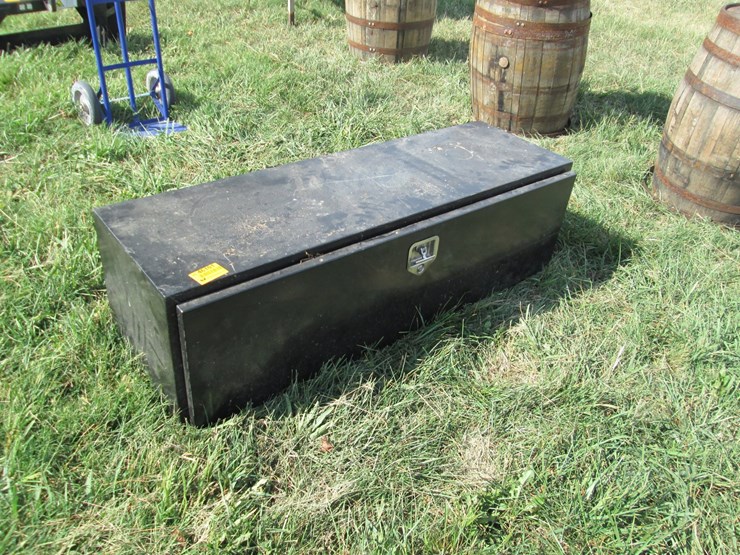 #46101-•-5'x18"x18"-toolbox-inv#46101-image-2