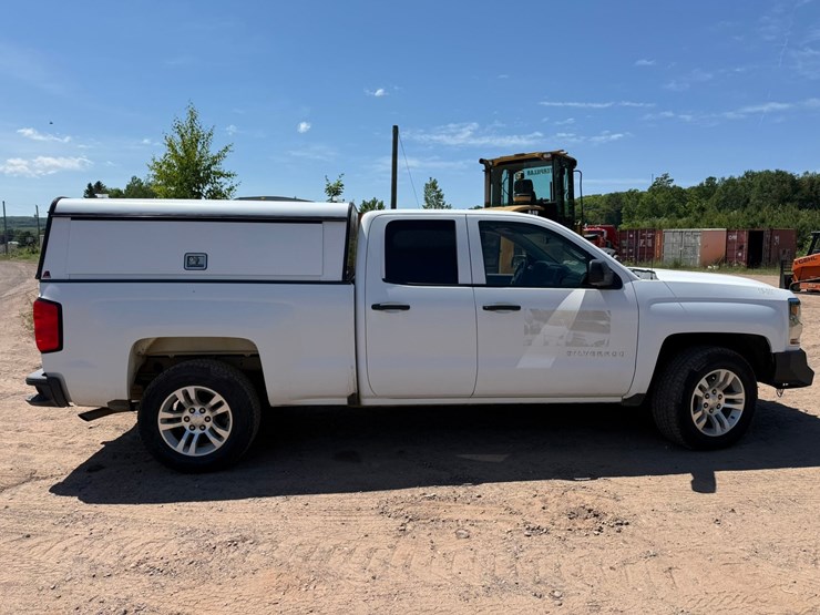#1395-•-2019-chevrolet-silverado-4x4-pickup-truck-image-6