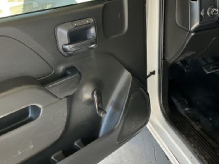 2015-chevrolet-silverado-1500-image-23