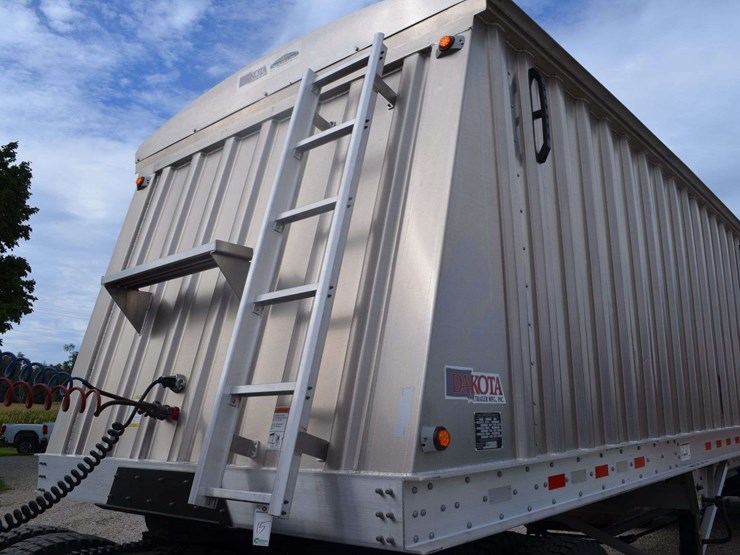2014-dakota-aluminum-tri-axle-hopper-bottom-trailer-image-13