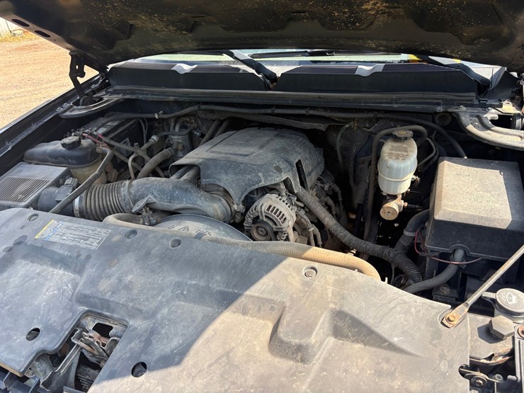 2010-chevrolet-silverado-2500-image-26
