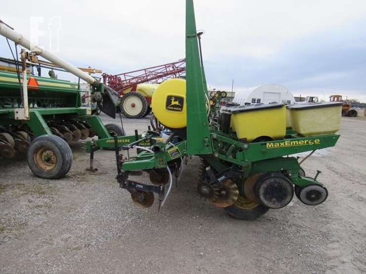 john-deere-7200-image-1