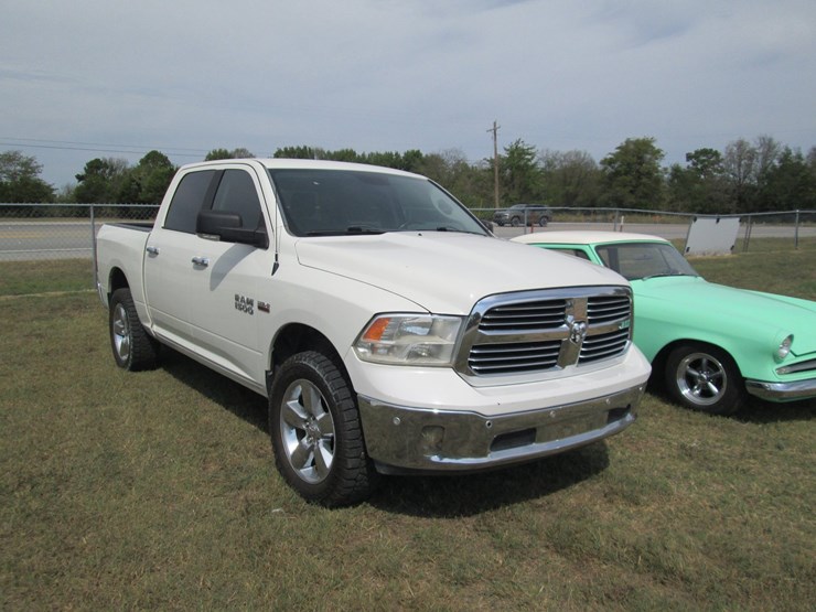2016-dodge-ram-1500-image-2