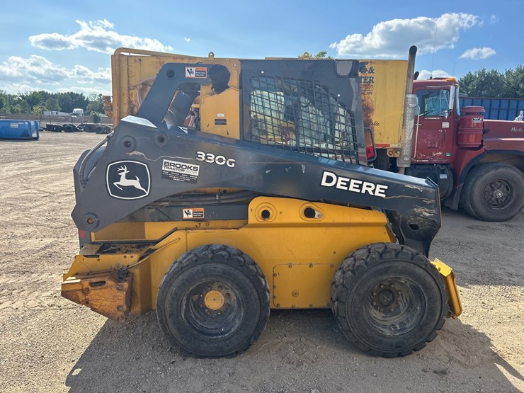 2021-deere-330g-image-6