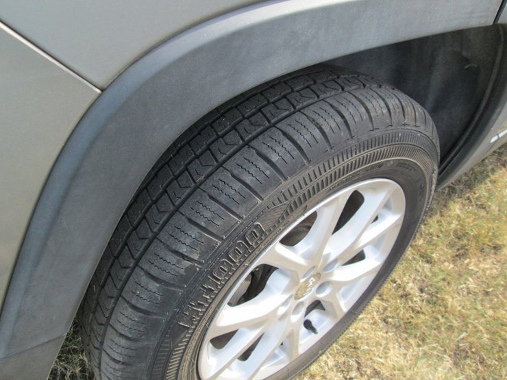 2014-jeep-cherokee-image-10