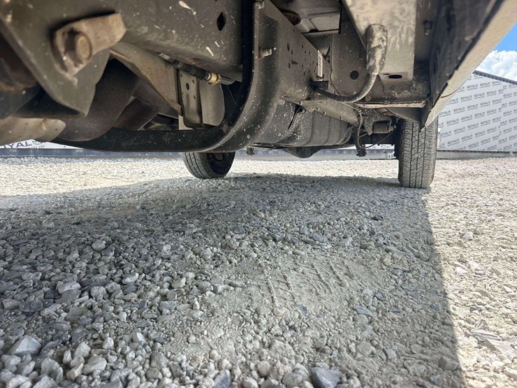 2011-ford-cargo-image-26