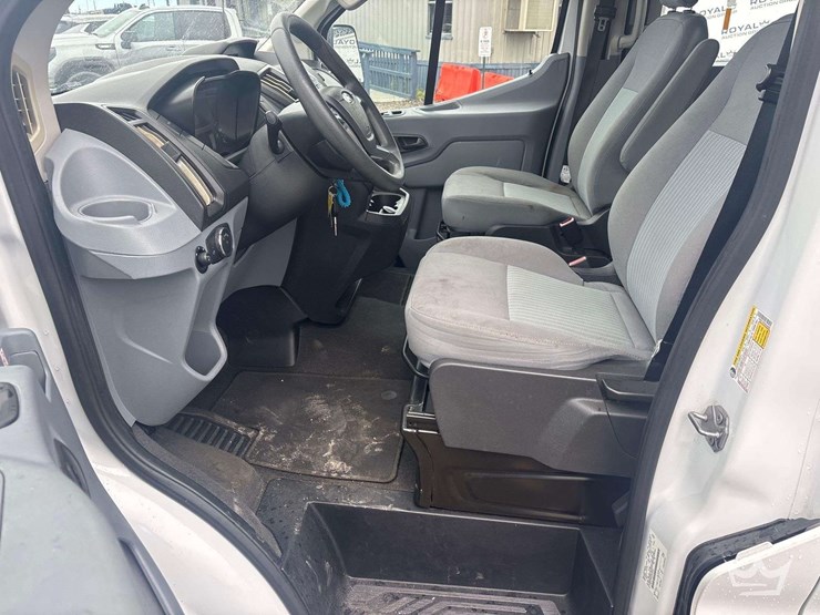 2019-ford-transit-image-11