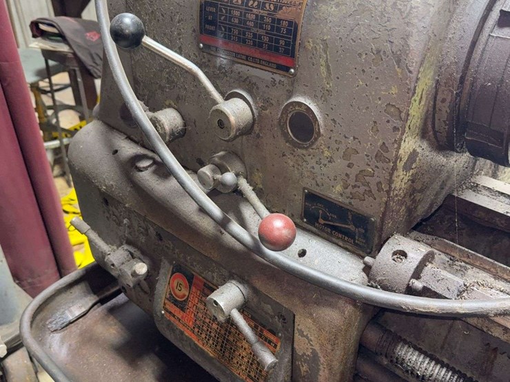 colchester-lathe,-2300-&-1150-r.p.m-spindle-speeds-image-8
