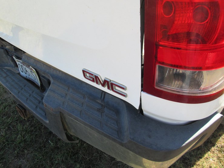 2013-gmc-2500hd-image-11
