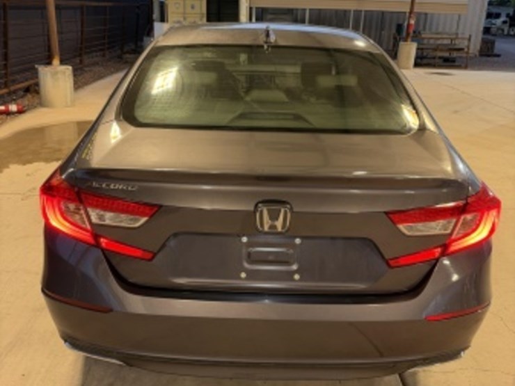 2018-honda-accord-sdn-image-7