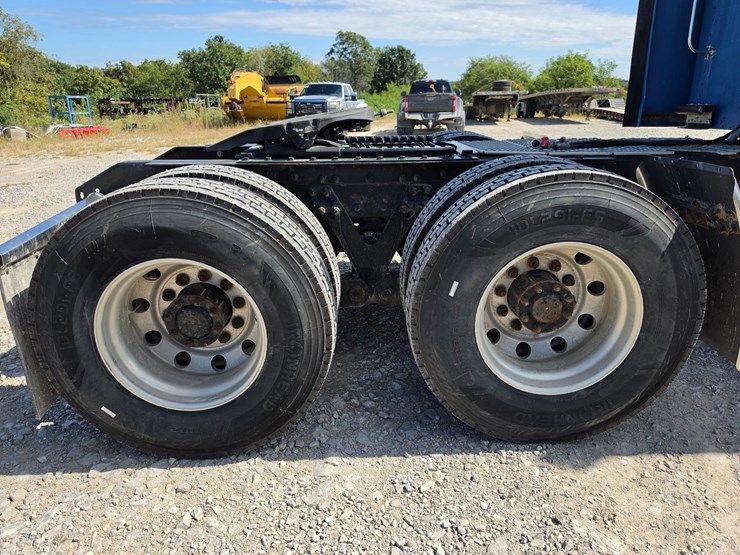 2003-kenworth-w900-image-103