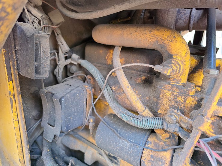 deere-555g-image-17