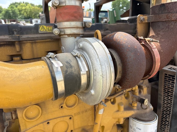 2007-caterpillar-225-kw-image-22
