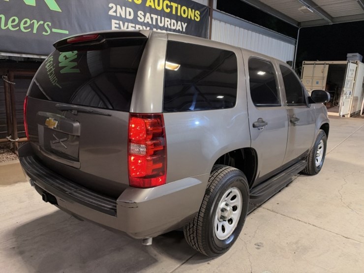 2012-chevrolet-tahoe-image-8