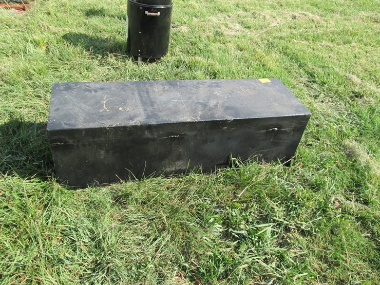 #46101-•-5'x18"x18"-toolbox-inv#46101-image-3