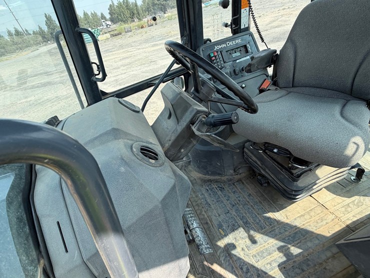 2016-deere-410l-image-66