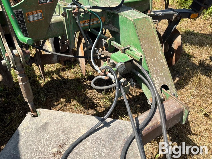john-deere-630-image-19