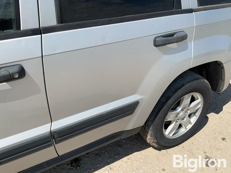 2005-jeep-grand-cherokee-laredo-image-18